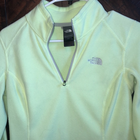 The North Face 1/4 zip. Like new. Size small. - Picture 3 of 4